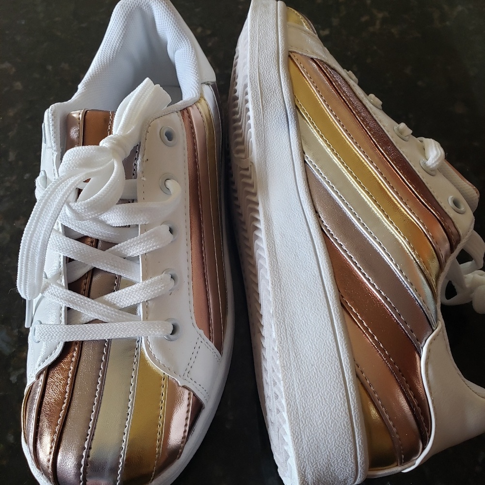 Metalic sneaker shoes